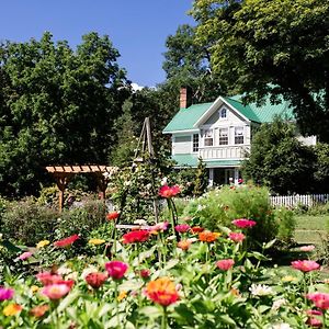 The Mast Farm Inn